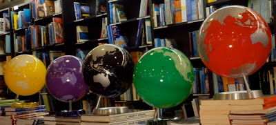 Coloratissimi, luminosi, design innovativo mappamondi per tutti i gusti