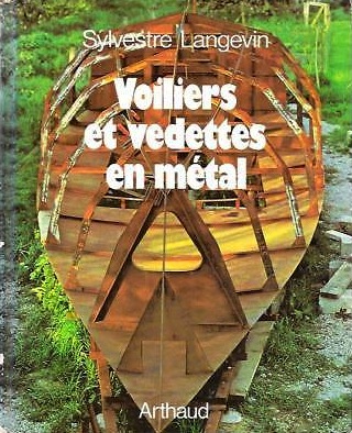 Voiliers et vedettes en metal