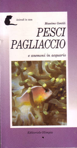 Pesci pagliaccio e anemoni in acquario
