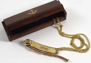 Fischietto del nostromo d'ottone in scatola di legno