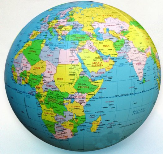 Mappamondo gonfiabile politico