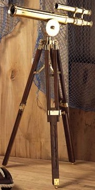 Cannocchiale e mirino in ottone con treppiede in legno e ottone