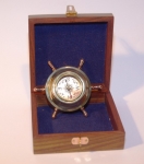 Bussola apribottiglie in ottone a ruota di timone