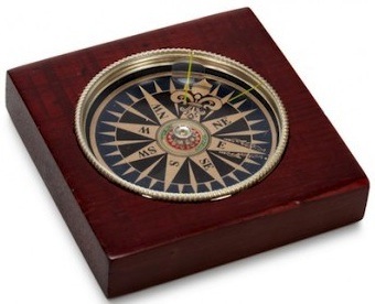 Bussola da tavolo su base in legno