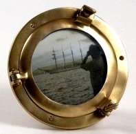 Oblò in ottone porta foto