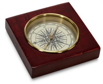 Bussola da tavolo su base in legno