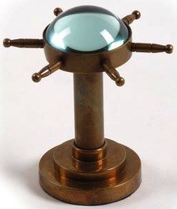 Bussola da tavolo a forma di ruota di timone